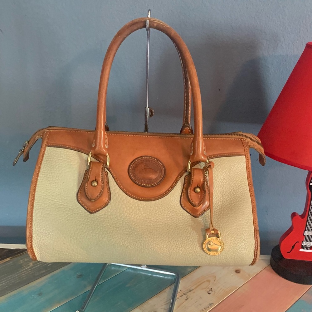 Dooney & Bourke vintage handbag 🇺🇸 all weather